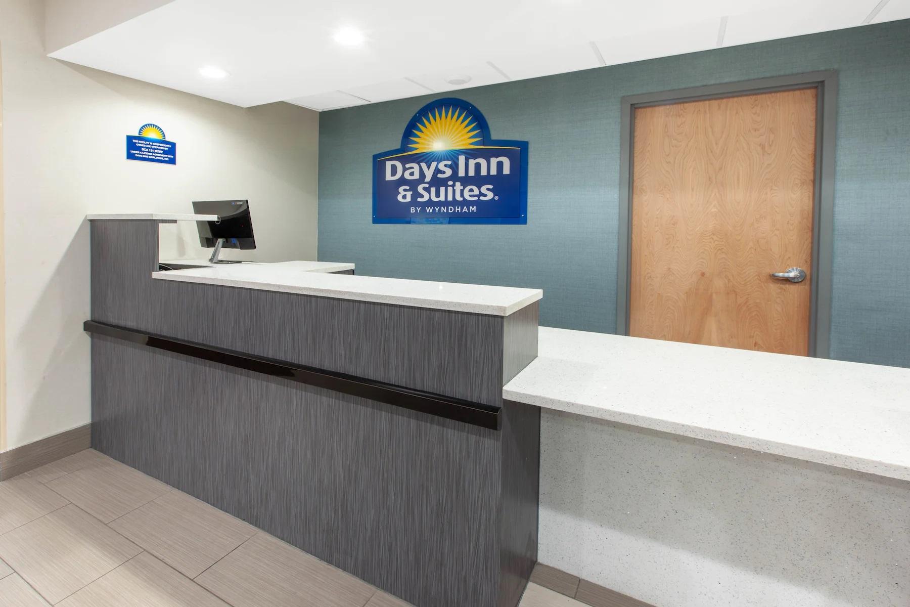 Days Inn & Suites By Wyndham Grand Rapids Near Downtown وايومنغ المظهر الخارجي الصورة