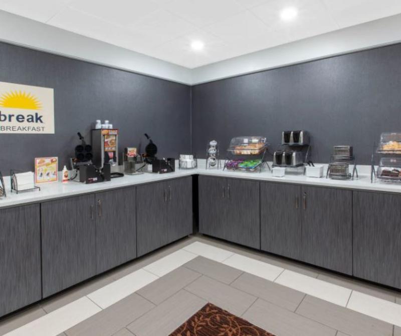 Days Inn & Suites By Wyndham Grand Rapids Near Downtown وايومنغ المظهر الخارجي الصورة
